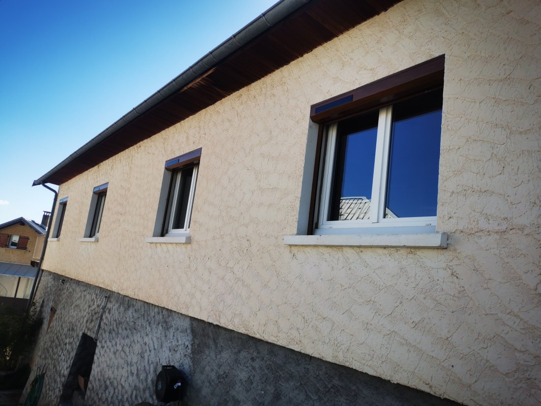 Volets roulants solaires bois à Saint Apollinaire